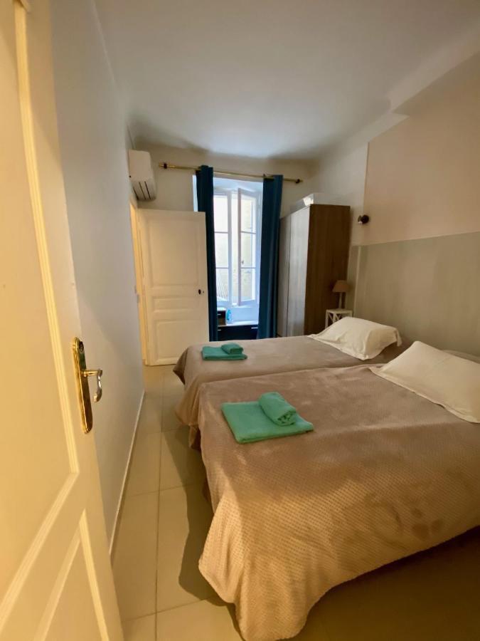 Appartement 2 Chambres - Suquet, Terrasse Et Parking Cannes Luaran gambar